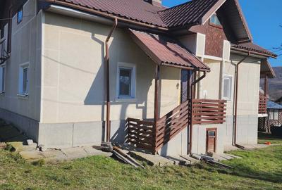 Casă cu 4 camere cu Teren 3000 Mp în Călinești - 4