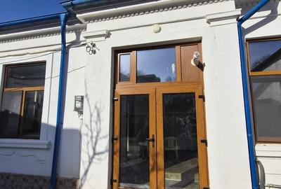 Casă cu 3 camere cu Teren 234 Mp în Central - 2