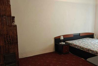 Casă cu 3 camere decomandat în Uliești - 1