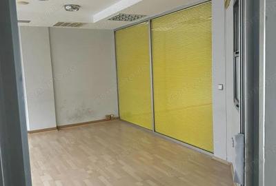Inchiriem spatiu comercial in militari residence - 5