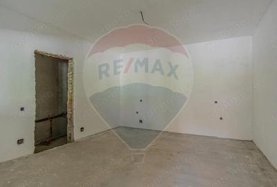 Casă cu Teren 1642 Mp în Hoghiz - 4