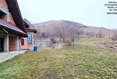 Casă cu 5 camere cu Teren 2000 Mp în Exterior Sud