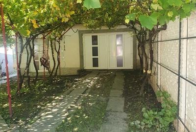 Casă cu 3 camere în Lupeni - 2