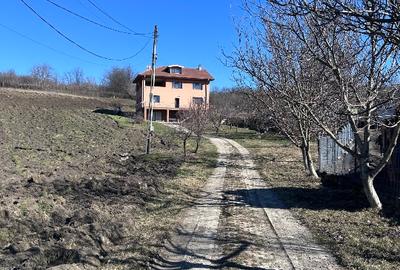 Casă individuală cu 5 camere cu Teren 6400 Mp în Aroneanu - 1