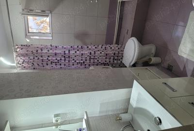 Apartament cu 3 camere semidecomandat în Medgidia