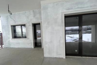 Casă cu 4 camere cu Teren 700 Mp în Central - 9