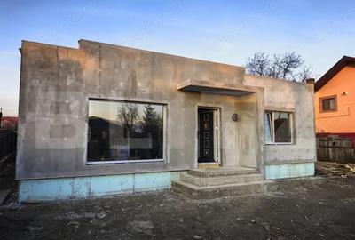 Casa 4 camere, strada principala Dancu - 1