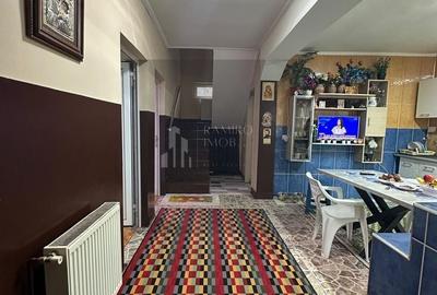 Casă individuală cu 7 camere cu Canalizare în Berceni - 4