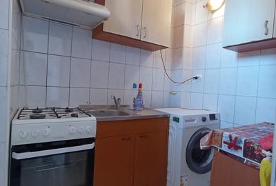 Garsonieră decomandată în Nicolina - 9