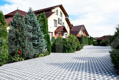 Proprietate HORECA cu sala de evenimente moderna, intr-o oaza de liniste Proprietate HORECA cu sala de evenimente moderna, intr-o oaza de liniste - 10