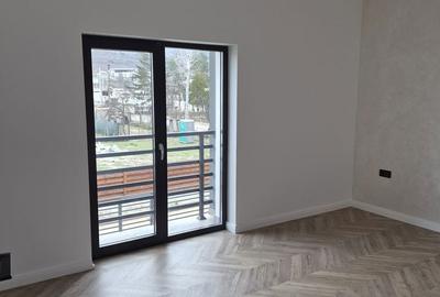 Casă cu 4 camere în Central - 1