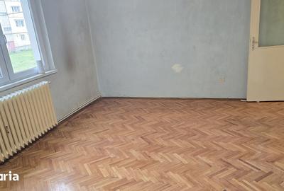 Apartament cu 2 camere decomandat în Gojdu