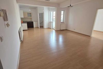 Apartament cu 3 camere decomandat în Central - 7