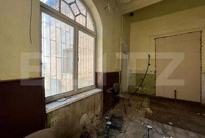 Spațiu comercial, de 80 mp, în Central - 5