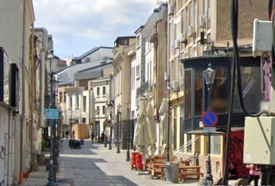 Centru vechi spatiu comercial cu vad 145metrii - 2