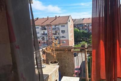 Apartament cu 3 camere decomandat în Carpați 2 - 4
