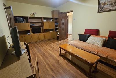 Apartament cu 2 camere semidecomandat, mobilat în Titan