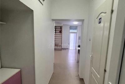 Spațiu comercial, de 73 mp, în Central - 4