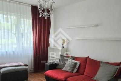 Apartament cu 3 camere semidecomandat în Decebal