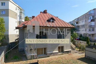 Vanzare casa D+P+M in Urlati, zona centrala. - 1