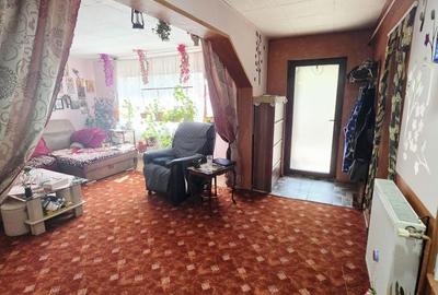 Casă cu 4 camere cu Teren 685 Mp în Mănești - 6