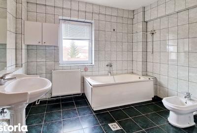 Casă cu 6 camere cu Canalizare în Tractorul - 3