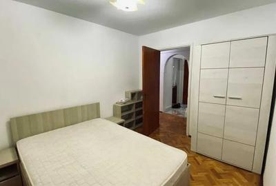 Apartament de 3 camere, decomandat, 65 mp, metrou, zona Titan