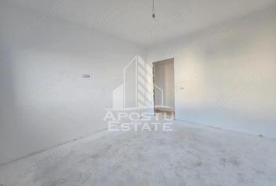 Jumatate de duplex pe parter cu 3 camere si 2 bai, Sag - 1