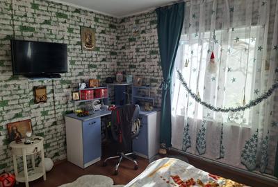 Casă individuală cu 6 camere cu Canalizare în Castelu - 13