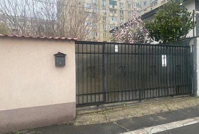 Casă cu Teren 242 Mp în Rahova