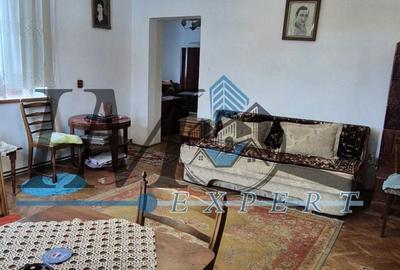 Casă cu 3 camere cu Teren 2704 Mp în Central - 12