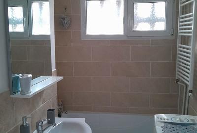 Apartament cu 3 camere semidecomandat în Orșova - 1