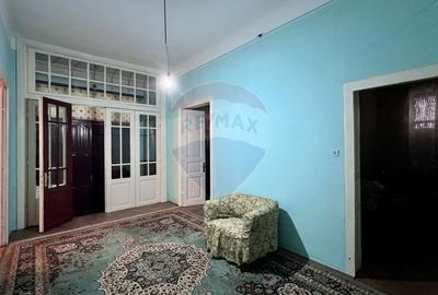 Casa interbelica de vanzare, 4 camere, ultracentral Galati - 4