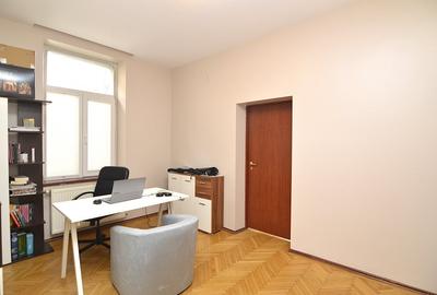 Apartament cu 3 camere semidecomandat, mobilat în Unirii - 22
