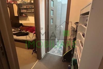 Apartament cu 3 camere semidecomandat, mobilat în Tractorul - 8