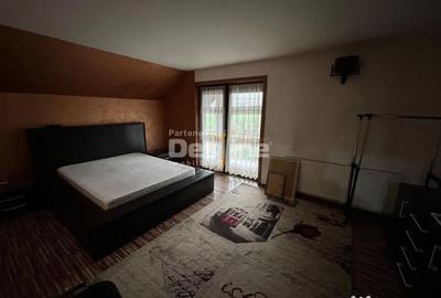 Casă cu 7 camere cu Teren 840 Mp în Central - 4