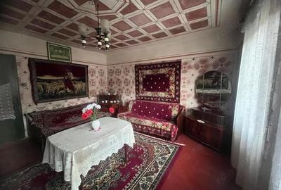 Obreja, Casa cu 5 incaperi si curte - 2