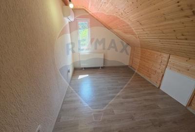 Casa cu teren de vanzare in Lespezi