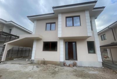 Casă cu 4 camere cu Teren 400 Mp în Luna - 12