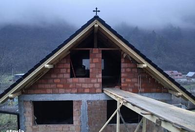 Casă cu 5 camere cu Teren 706 Mp în Gura Râului - 8