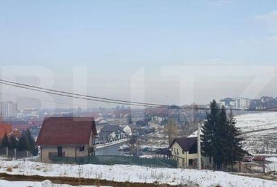 Teren de 7300 mp, în Central