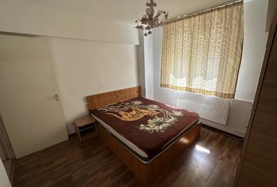 MetrouP-ta Sudului ,Berceni,bl.1980, 1/10, mobilat,utilat,balcon,bucatarie mare. - 2