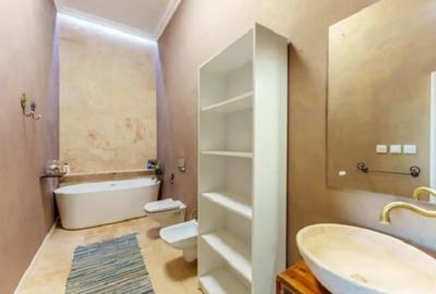 Apartament cu 3 camere semidecomandat în Ultracentral