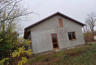 Casa de vanzare cu tot cu teren - 5