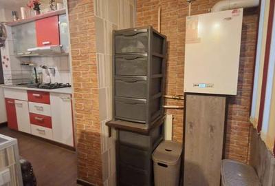 Apartament cu 3 camere decomandat, mobilat în Nicolina - 9