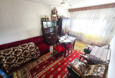 Apartament cu 3 camere decomandat în Micro 17 - 18