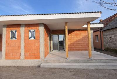 Duplex cu 3 camere cu Canalizare în Albina - 2