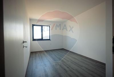Apartament cu 3 camere de vanzare in zona Cetate COMISION 0% - 13