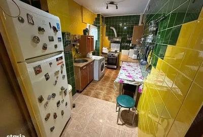 De vanzare Apartament 4 camere LUJERULUI - 3