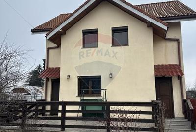 Casă cu 4 camere cu Teren 622 Mp în Girov - 2